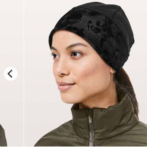 Lululemon Forget the Shivers Beanie Black/Silver